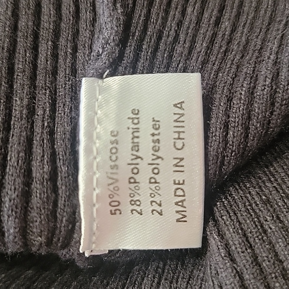 Zesica Size L Black Ribbed Stretchy Short Sleeve Knit Sweater, Exc. Used Cond. - Picture 11 of 11